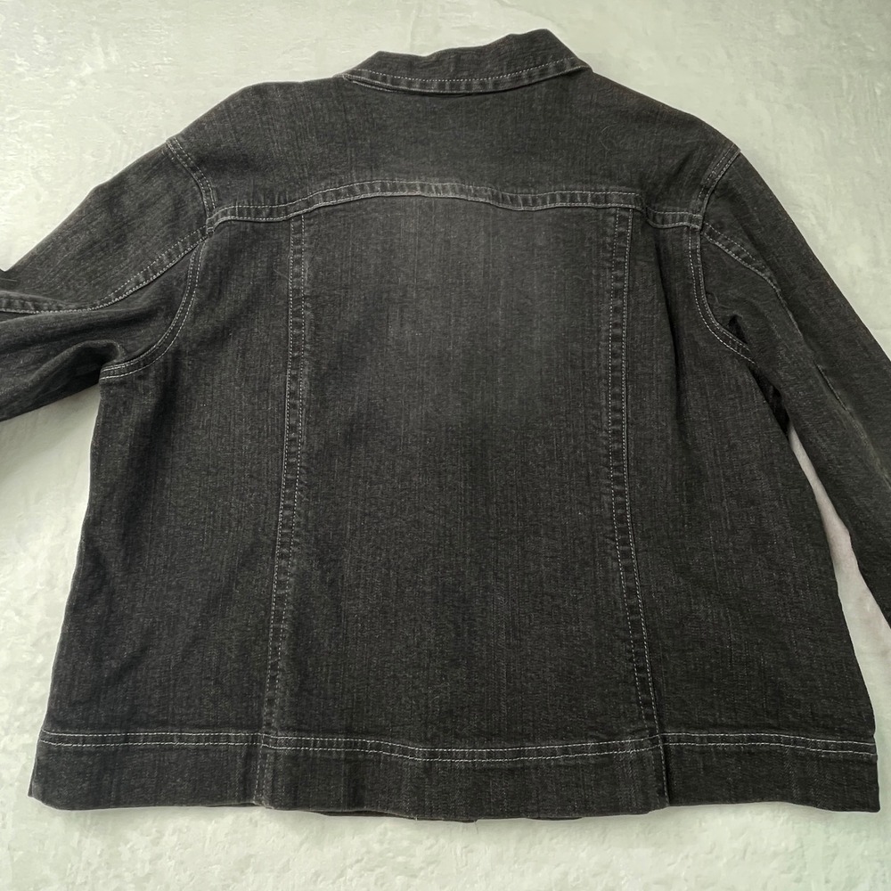 Chico's Platinum Marquis Black Denim Jacket Size 3 NWT Faded Stretch Trucker - Picture 7 of 8